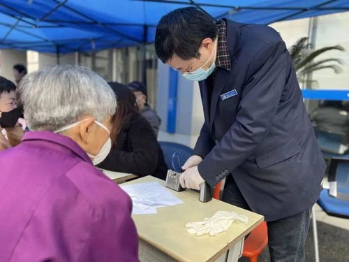 家门口的 便民市集 开张啦 居民收获 满满的幸福