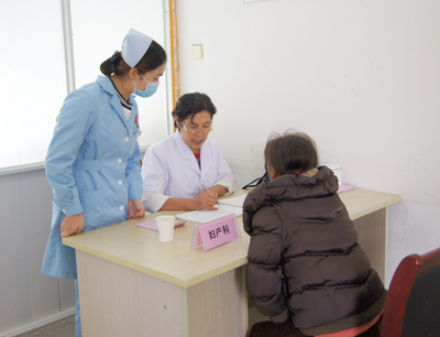 心系贫困群体 义诊送温情——恒美志愿者走进淮南孔店乡开展爱心义诊与健康咨询服务